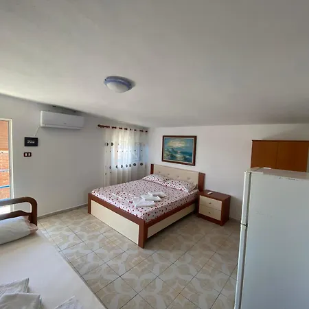 Hostel Llambro