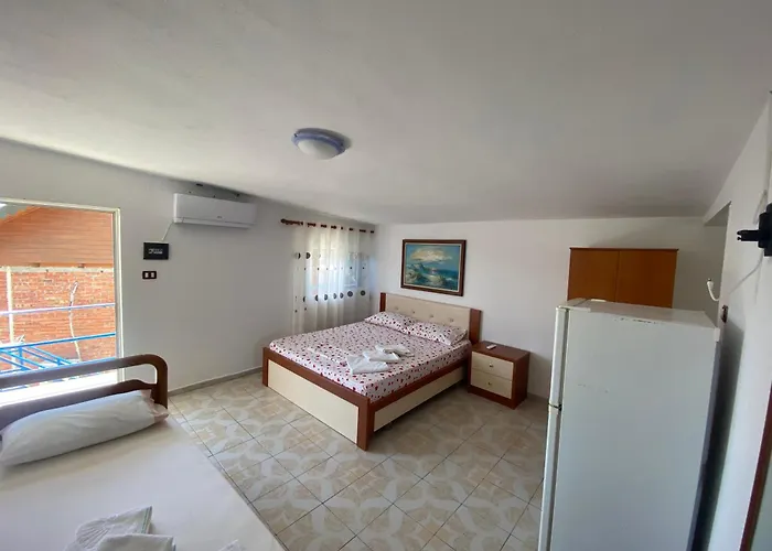 Hostel Llambro