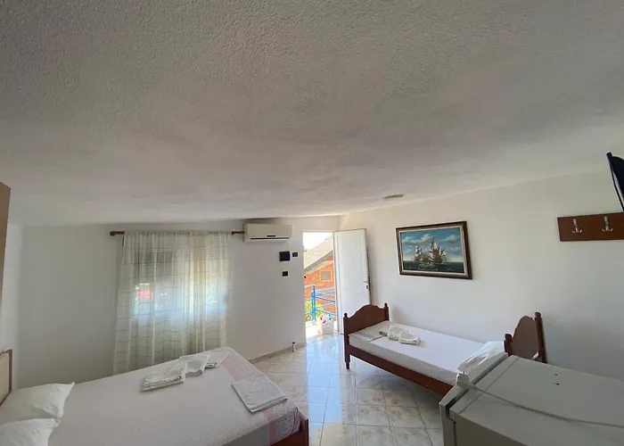 Llambro Hostel