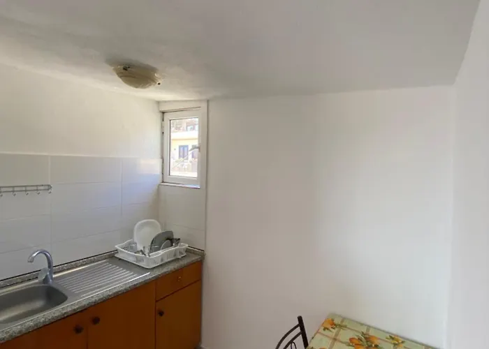 Hostel Llambro *